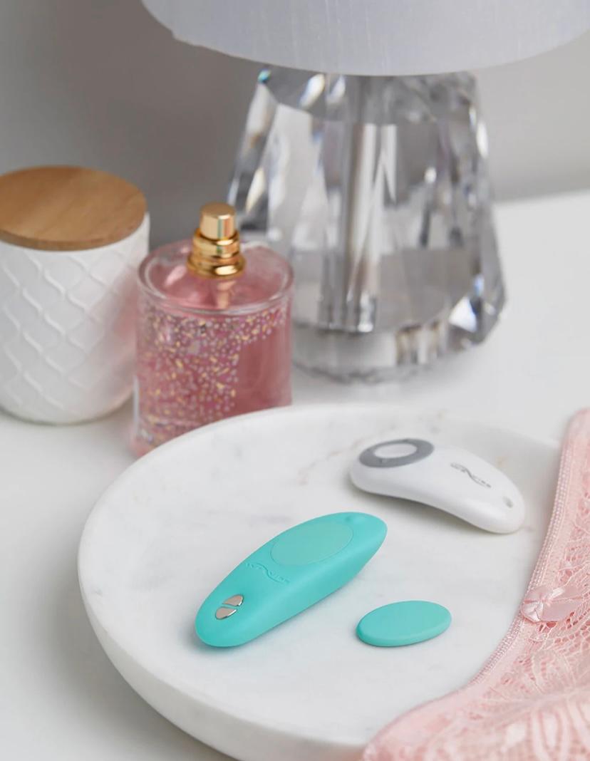 We Vibe Moxie Wearable Clitoral Vibrator